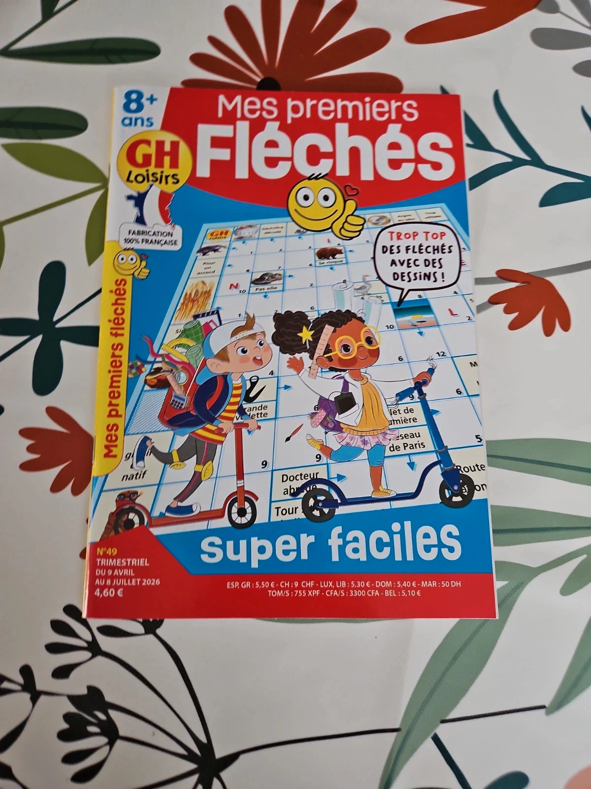 Magazine de jeux enfant mes premiers mots fléchés.  8ans et plus